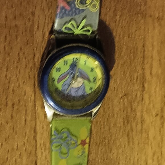 RARE Eeyore DISNEY SEIKO MU0517 SILICONE BAND WATCH Girl's - Picture 4 of 4